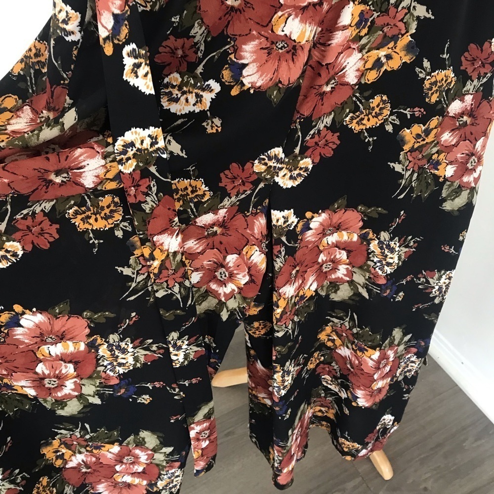 Floral Jumpsuit - Picture 3 of 6